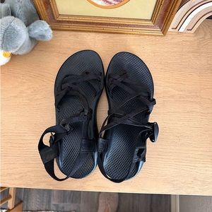 Women’s Chacos size 9